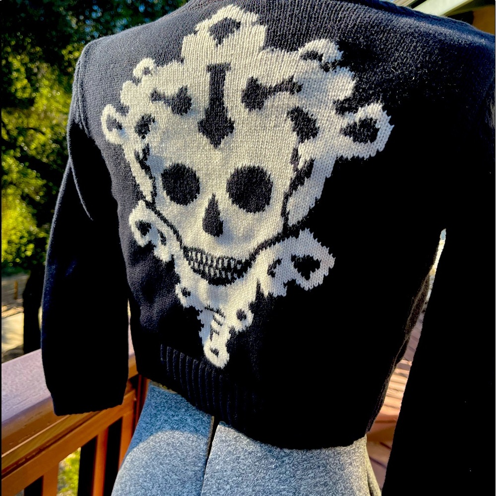 RARE Betsey Johnson skull skeleton key cropped bolero cardigan sweater small